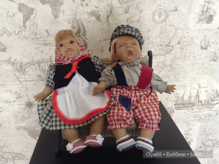 Характерная семейка готовится к выставке