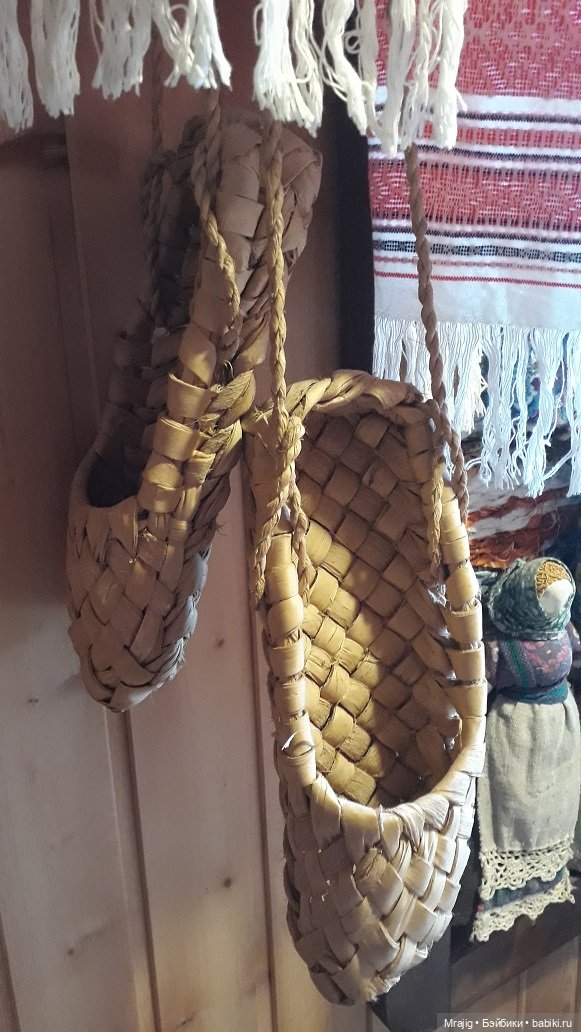 У каждой избушки свои игрушки. Миссис Бэйбики 2020