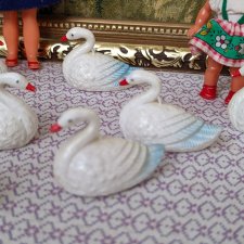 Лебеди игрушки 70х