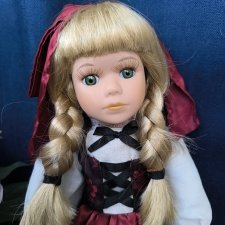 Фарфоровая куколка