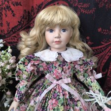 Фарфоровая кукла