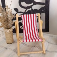 Деревянный шезлонг для пупсиков