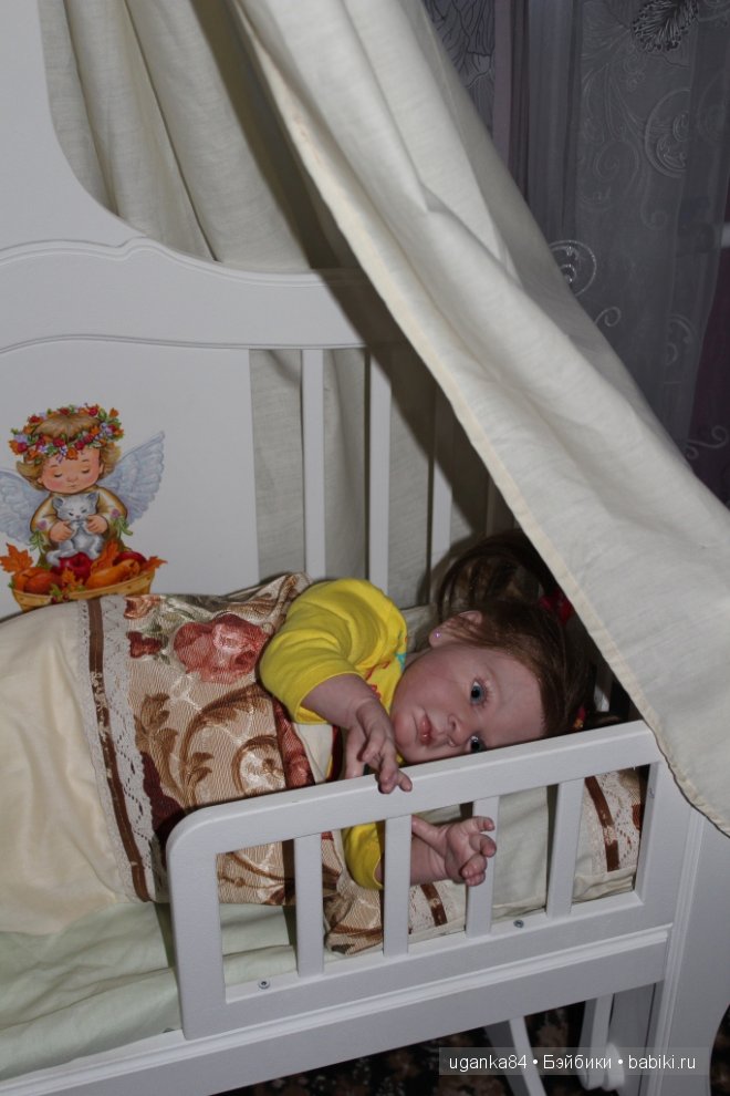 Вот долгожданная кроватка дома