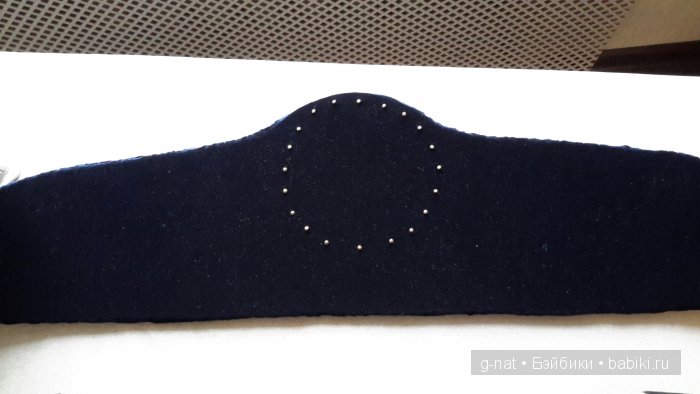 Диван для кукол из подставки для часов (фото 2)