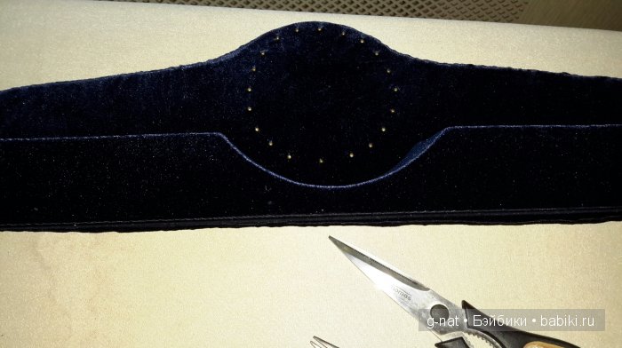 Диван для кукол из подставки для часов (фото 3)