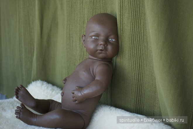 Очень любимая, старенькая малышка или немного винтажа у меня дома. Кукла-пупс итальянской фирмы "EFFE"