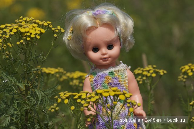 Наши куклы на даче или еще немного лета