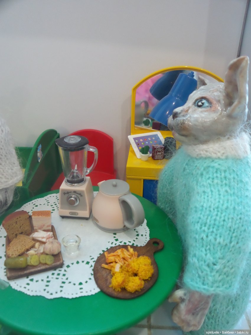 Обычный день одной кошки и одной собаки (фото 5)