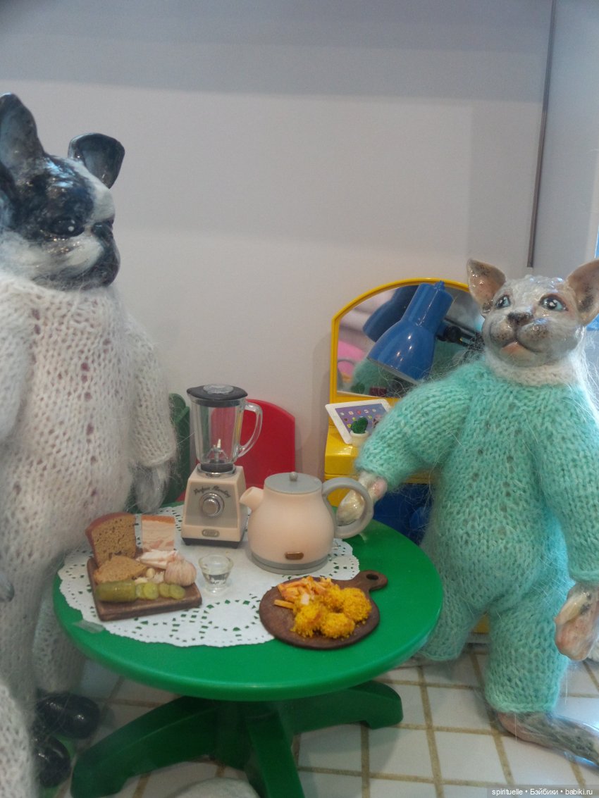 Обычный день одной кошки и одной собаки (фото 8)