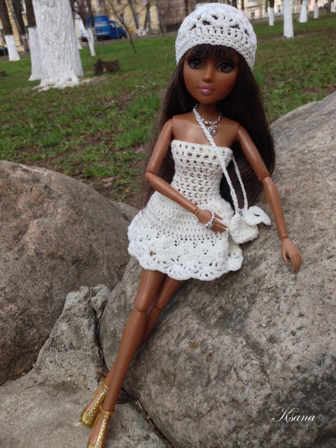 Весенняя прогулка. Куклы Moxie Teenz