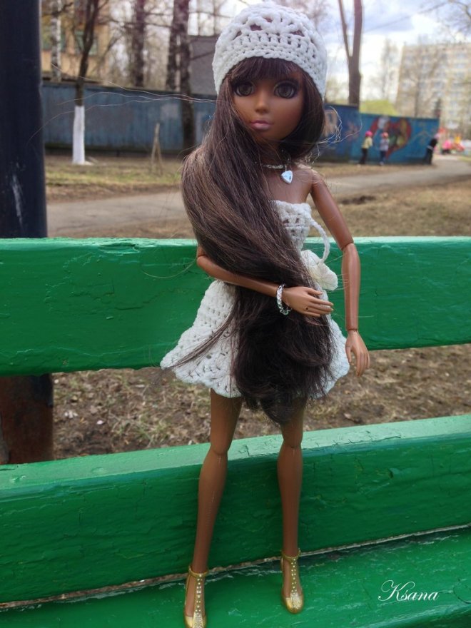 Весенняя прогулка. Куклы Moxie Teenz