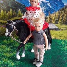 Прогулки на лошадках для маленьких девочек Лори и АГ