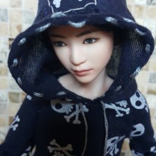 Фрагменты аутфита (джинсы) в стиле панк для БТС парня (H&M)