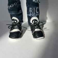 Фрагменты аутфита в стиле панк для БТС парня,  часть вторая :худи и сникеры  (H&M)