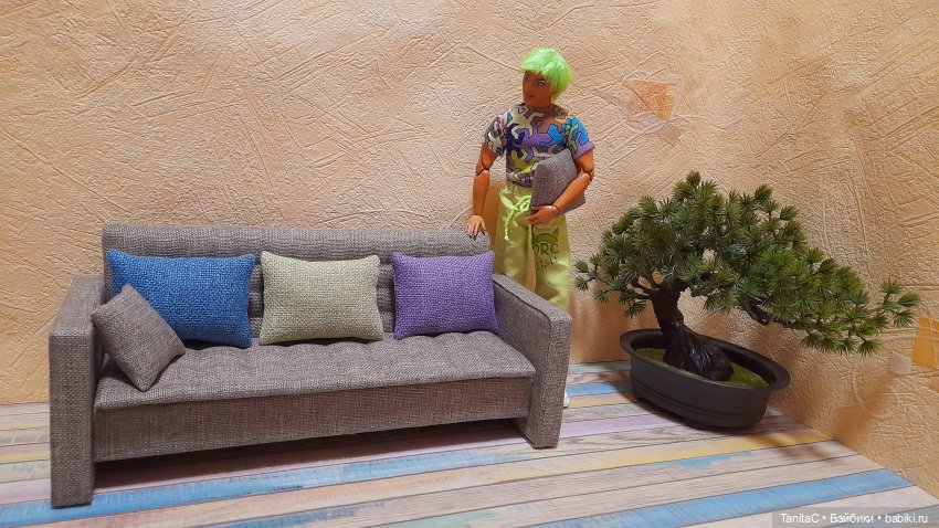 Ещё один реалистичный диван ручной работы в масштабе 1/6 (фото 3)