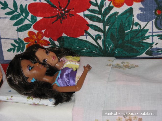 Новая подружка, кукла Лив