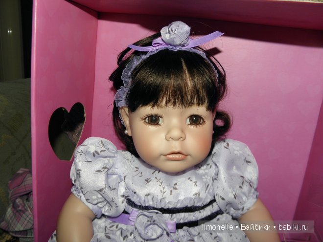 Вот так она к нам приехала