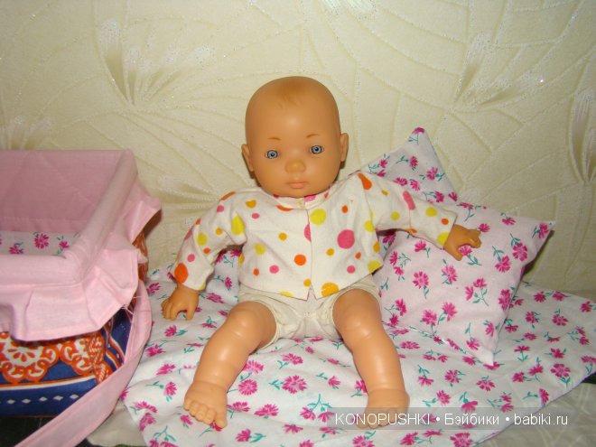 Ему уже двадцать два года, а он шалит, как маленький