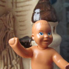 Чудесный пупсик, чей ребёнок?