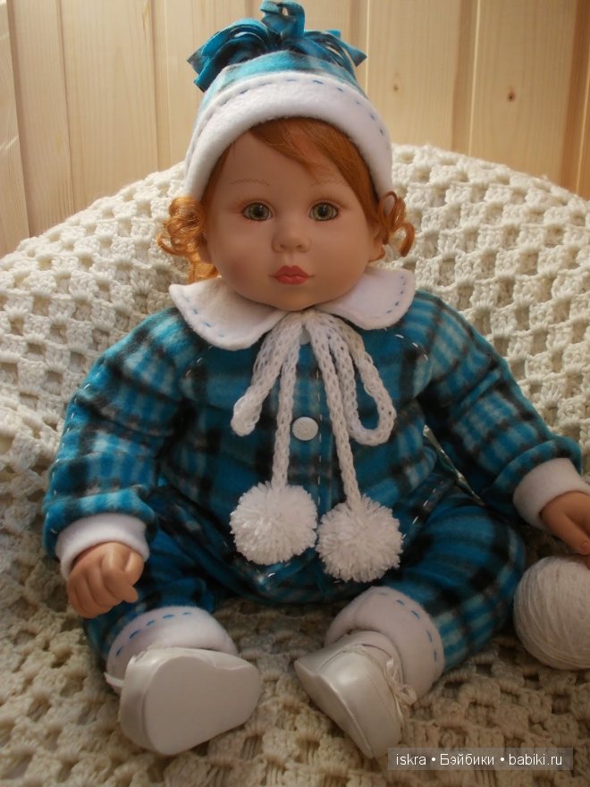 Флисовый костюмчик в клетку для куклы Adora (фото 2)