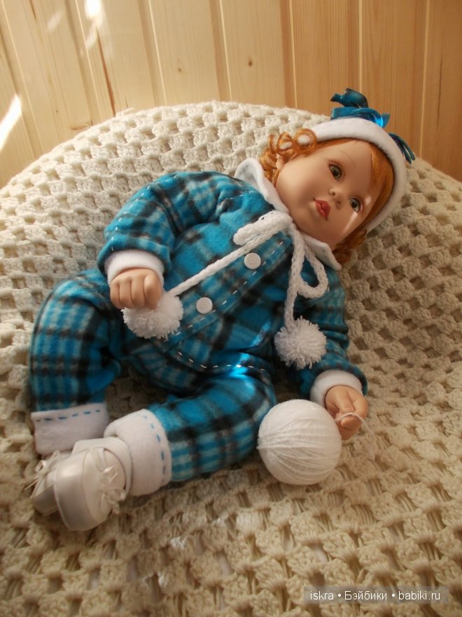 Флисовый костюмчик в клетку для куклы Adora (фото 9)