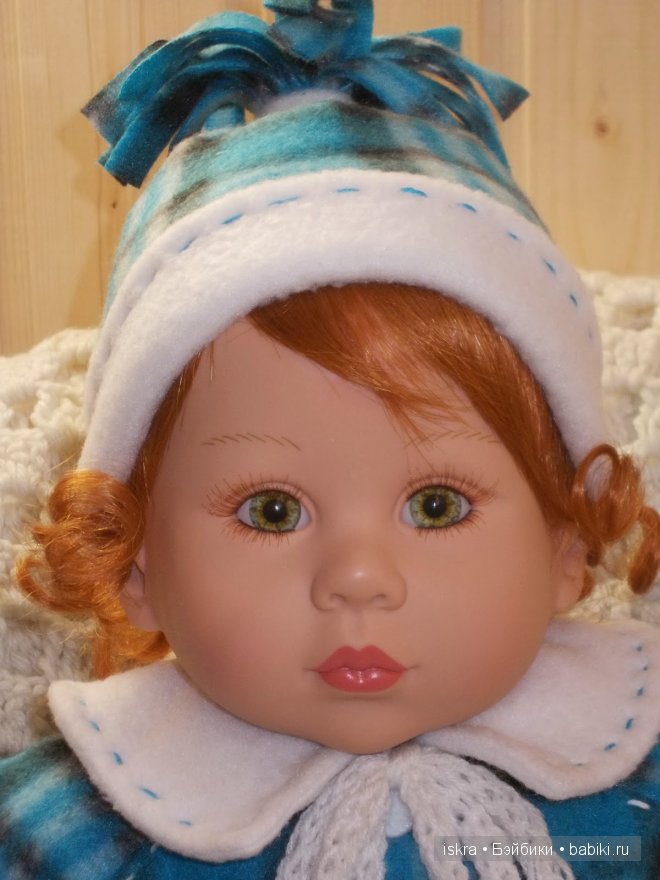 Флисовый костюмчик в клетку для куклы Adora