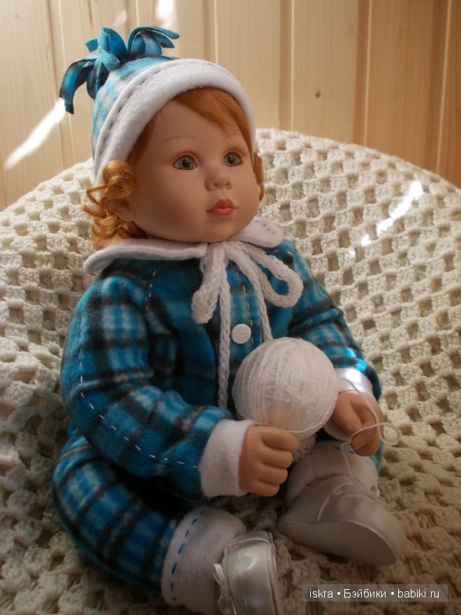 Флисовый костюмчик в клетку для куклы Adora (фото 6)