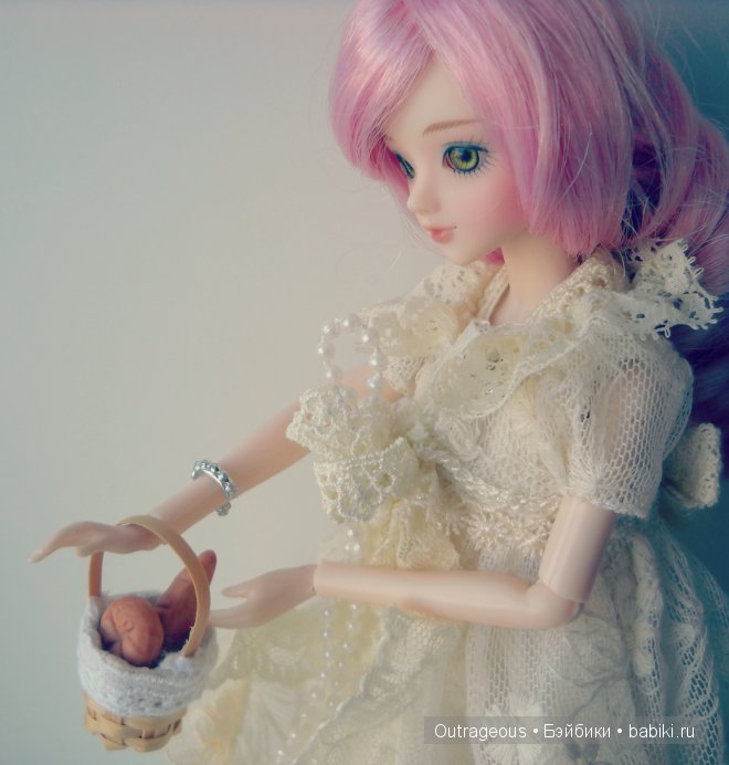 J-doll: koningslign в своём аутфите (фото 5)