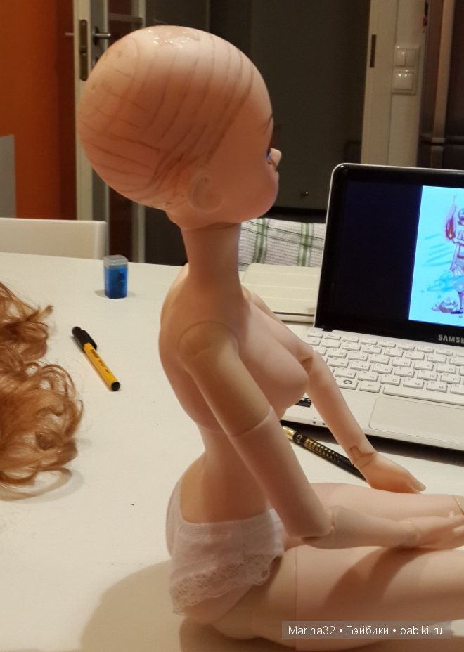 Ботинки, тапочки, платье и парик для куклы своими руками. Небольшая переделка (фото 10)