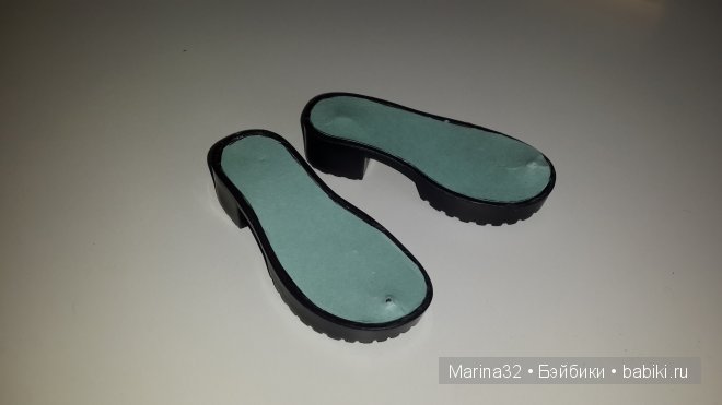 Ботинки, тапочки, платье и парик для куклы своими руками. Небольшая переделка (фото 3)