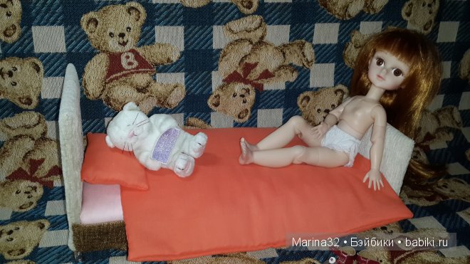 На пуховой на подушки — Мебель для кукол и домиков: фото