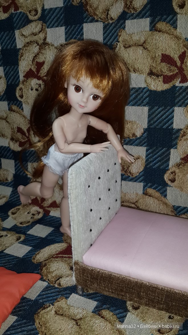 На пуховой на подушки — Мебель для кукол и домиков: фото (фото 4)