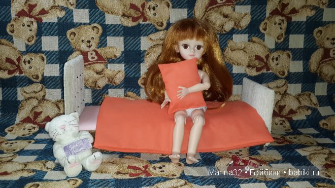 На пуховой на подушки — Мебель для кукол и домиков: фото