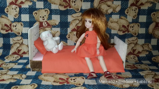 На пуховой на подушки — Мебель для кукол и домиков: фото (фото 2)