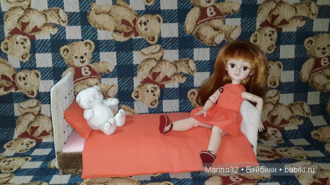 На пуховой на подушки — Мебель для кукол и домиков: фото (фото 3)