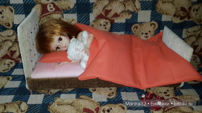 На пуховой на подушки — Мебель для кукол и домиков: фото