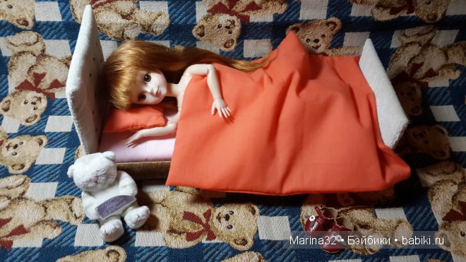 На пуховой на подушки — Мебель для кукол и домиков: фото