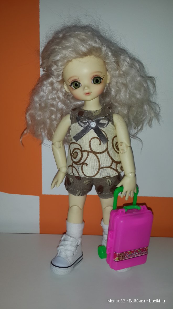 К отпуску готовы! Одежда для куклы БЖД своими руками