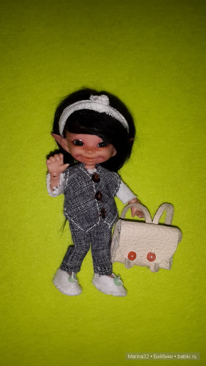 Новые девочки, мебель и школьная форма для Кики (Realpuki Soso & Honey Delf)