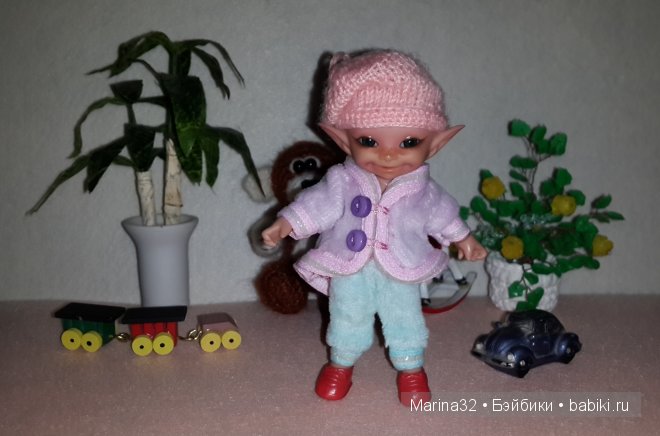 Скучная картина! Тучи без конца, дождик так и льется... Готовим деток к осени