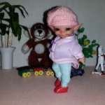 Скучная картина! Тучи без конца, дождик так и льется... Готовим деток к осени.