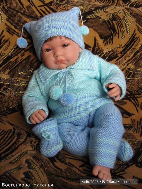 Костюмчик 6 месяцев. Костюмчики для новорожденных. Вязаный костюм для новорожденного мальчика. Вязаные костюмчики для новорожденных мальчиков. Вязаный костюм для мальчика 6 месяцев.