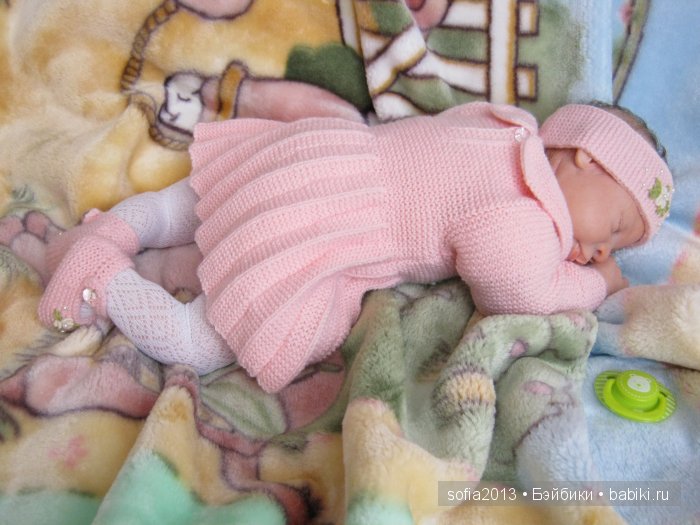 Розовый наряд с вышивкой в технике рококо | Бэйбики Розовый наряд с вышивкой в технике рококо (фото 5)