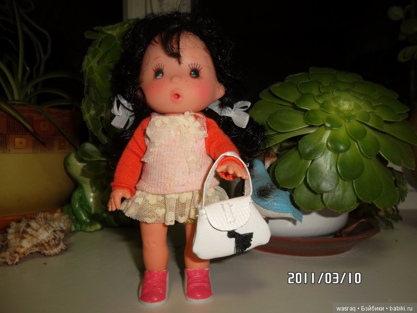наряд Лори подошёл моей куколке. очень мило.