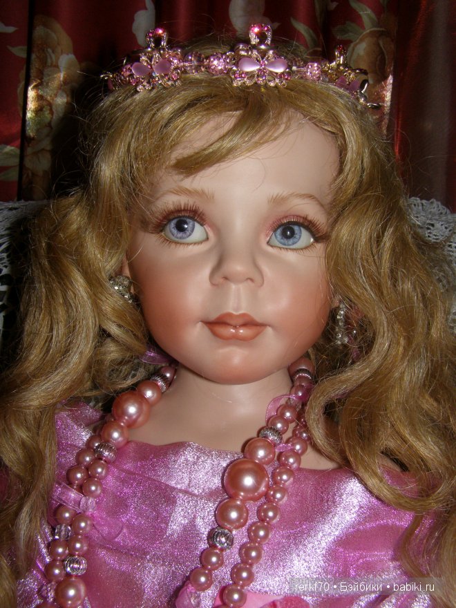 Красавица ЛаДеДа, фарфоровая кукла от Донны Руберт