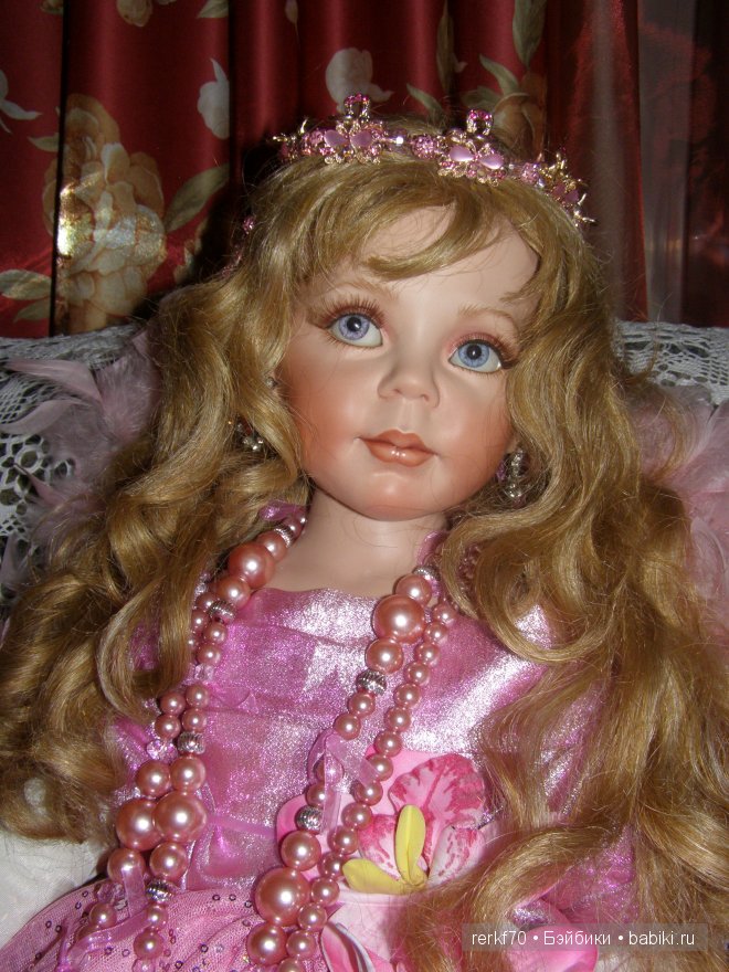 Красавица ЛаДеДа, фарфоровая кукла от Донны Руберт