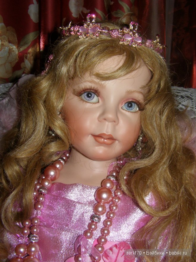 Красавица ЛаДеДа, фарфоровая кукла от Донны Руберт