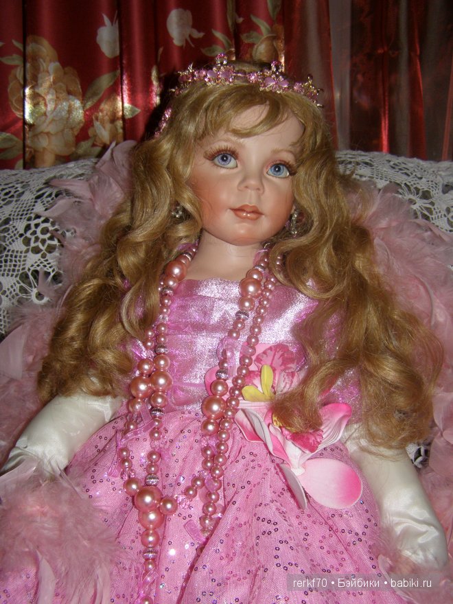 Красавица ЛаДеДа, фарфоровая кукла от Донны Руберт