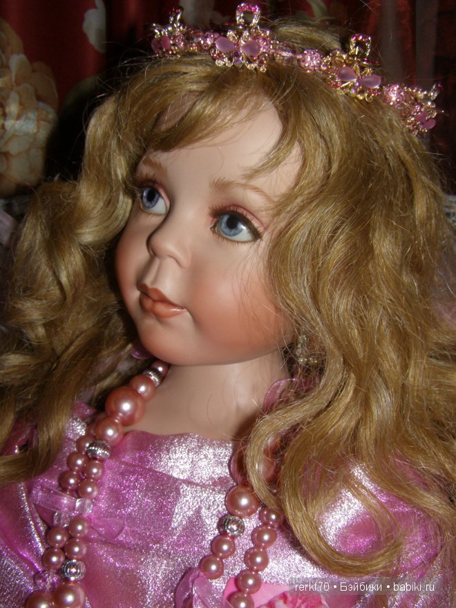 Красавица ЛаДеДа, фарфоровая кукла от Донны Руберт