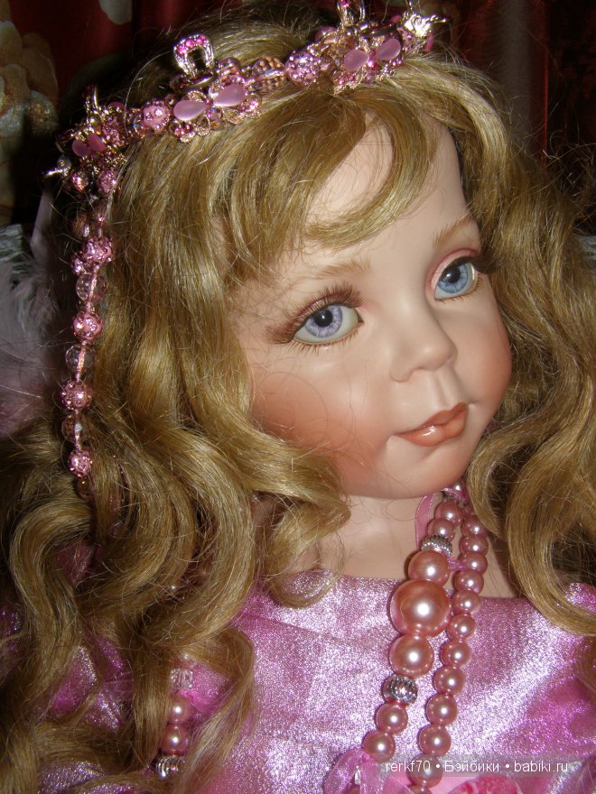 Красавица ЛаДеДа, фарфоровая кукла от Донны Руберт